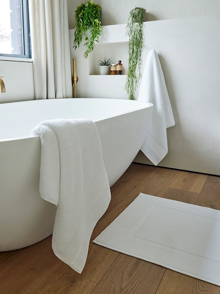 Christy White Organic Cotton 850GSM Bath Mat (149803) | €25