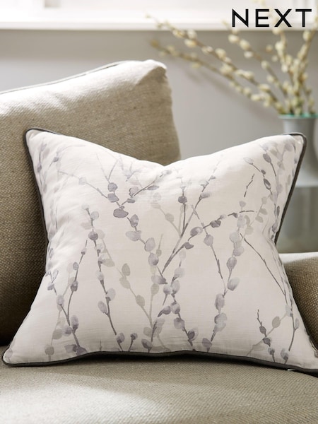 Natural Willow Embellished Floral 50 x 50cm 100% Cotton Cushion (150934) | €18