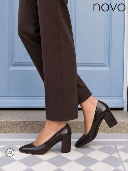 Brun - Novo Indigo Pumps med mellomhøy blokkhæl og rund tå
