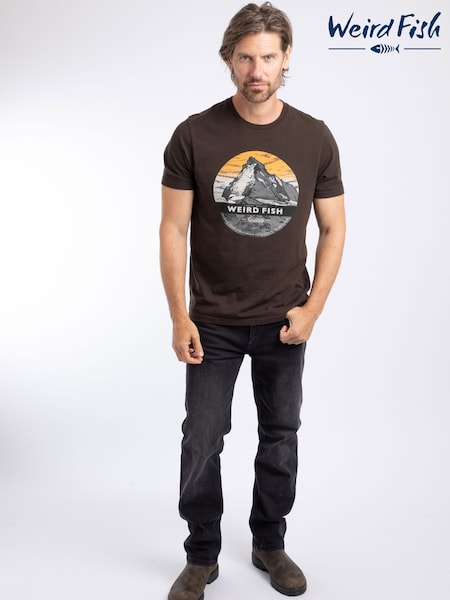 Maro - Regular Weird Fish Mountain Top Front Print Graphic T-shirt