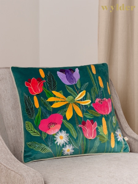 Wylder Blue House Of Bloom Celandine Floral Velvet Piped Cushion (198482) | R$ 195
