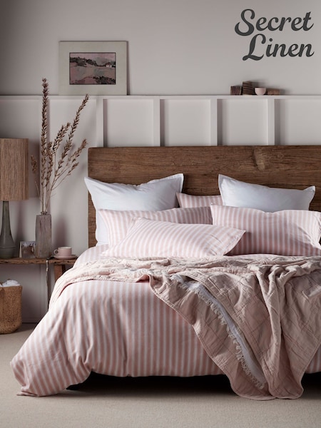 غطاء لحاف بخطوط Fred من Secret Linen Store