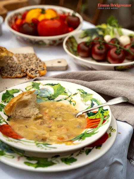 طبق شوربة طبعة قرع حديقة الخضار من Emma Bridgewater