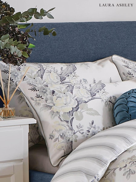 Laura Ashley Set of 2 Midnight 220 Thread Count Belvedere 100% Cotton Pillowcases (215330) | €29