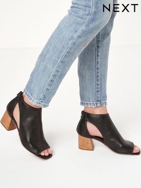 Črna z debelo peto - Forever Comfort® Low Cut-Out Shoe Boots (221008) | € 16