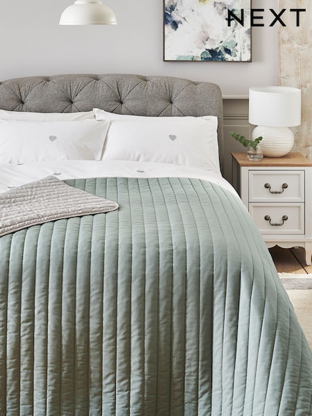 Reversible Cotton Rich Quilted Bedspread (225630) | 180 zł - 270 zł