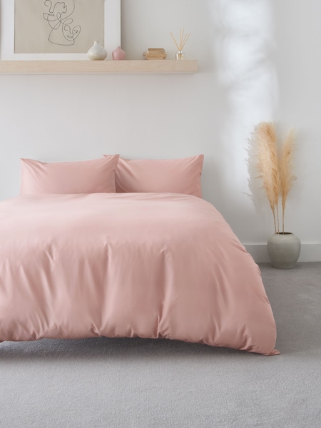 Pink Easy Care Polycotton Plain Duvet Cover and Pillowcase Set (243550) | €13 - €34