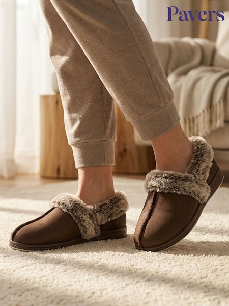 Chocolate Brown - Pavers Wide Fit Hands Free Fur Lined Full Slippers