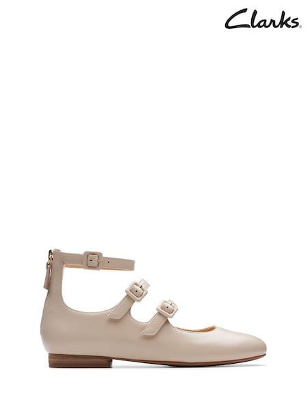 Clarks Natural Leather Fawna Strap Shoes (276509) | €49