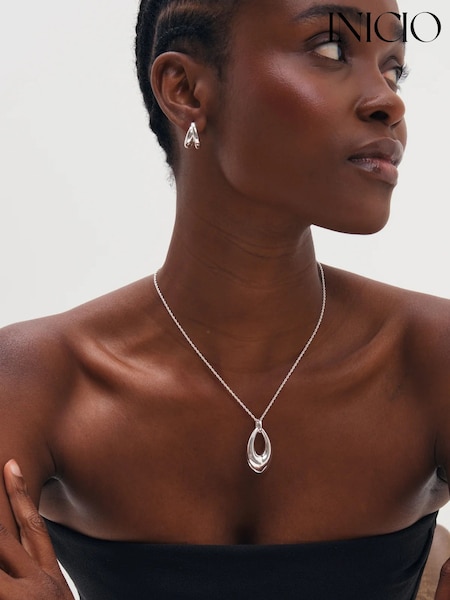 Silver Tone - Inicio Open Oval Long Polished Pendant Necklace Gift Pouch