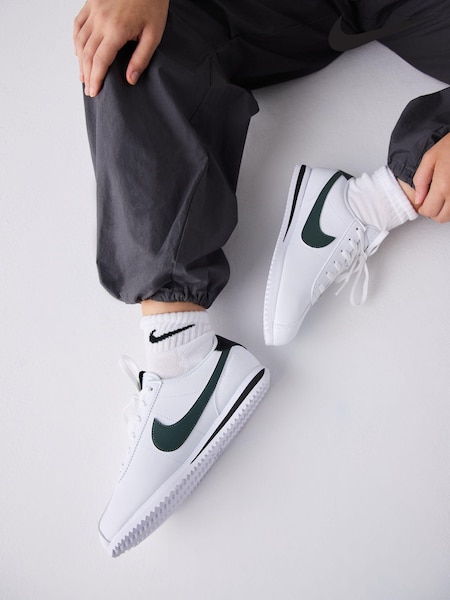Nike White/Green Youth Cortez Trainers (279800) | €36