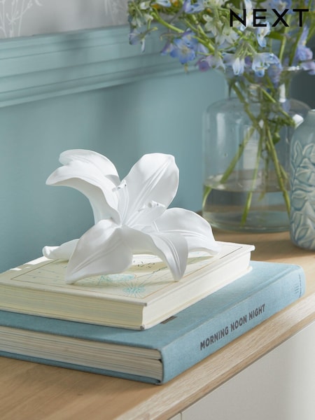 White Lily Flower Ornament (2JM447) | kr196