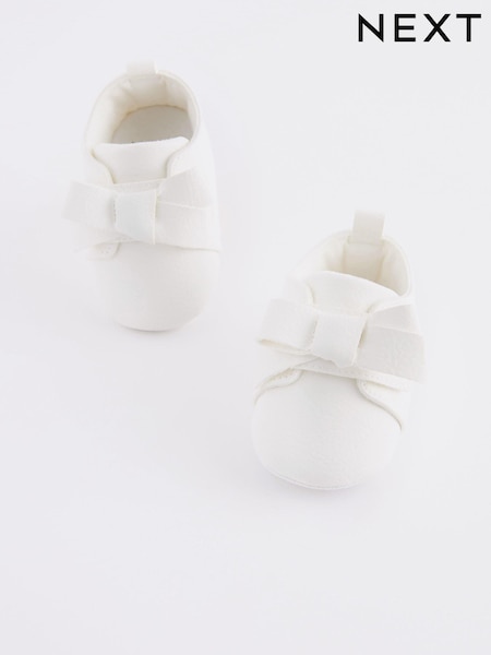 White Bow Baby Trainers (0-24mths) (324821) | AED36
