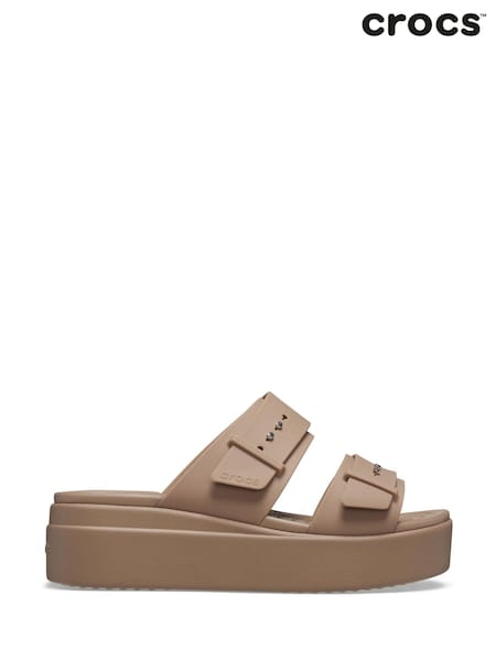 Crocs Brown Brooklyn Buckle Sandals (328261) | R$ 590