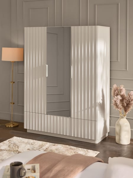 White Kendal Oak Effect Triple, 2 Drawers Wardrobe (349013) | €1,050