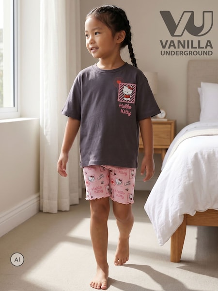 Boz - Vanilla Underground Hello Kitty T-shirt And Shorts Set
