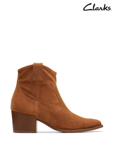 Braun - Clarks Elder Rae Stiefel aus Veloursleder im Western-Stil (391322) | 99 €