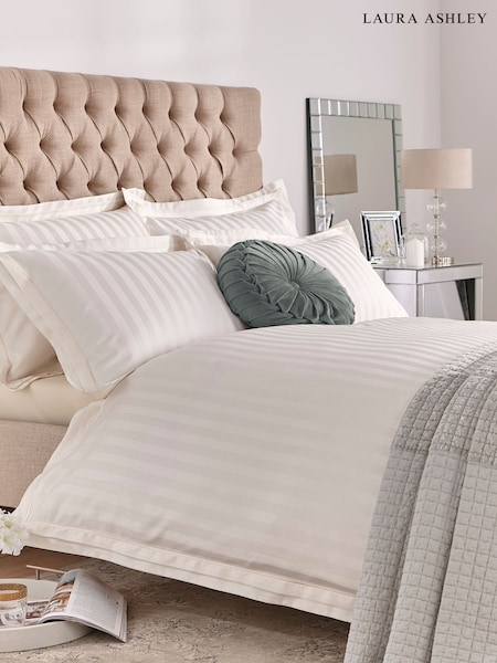 Laura Ashley Cream Shalford 100% Cotton Duvet Cover And Pillowcase Set (416250) | €102 - €184