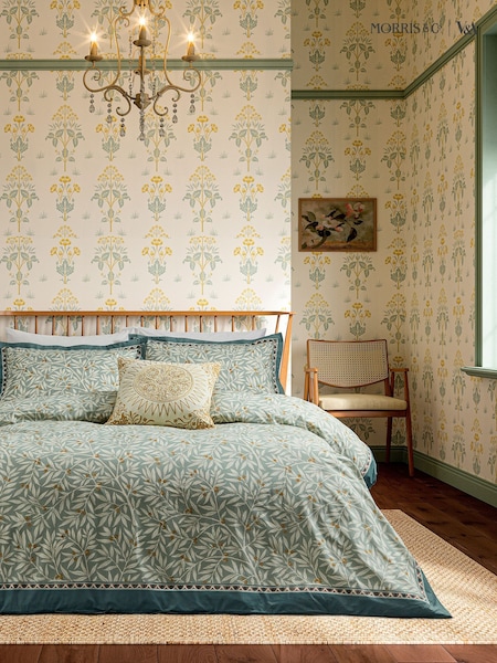 V&A Green Room 100% Cotton Willow Duvet Cover and Pillowcase Set (417909) | €129 - €163