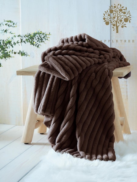 Appletree Morritz Faux Fur Bedspread