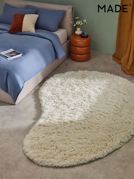 MADE.COM White Curved Dala Shaggy Berber Wool Rug (435904) | €361