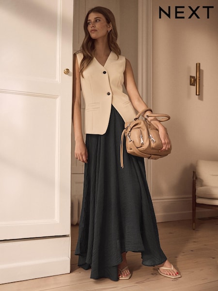 Black Premium Asymmetric Textured Skirt (447116) | €25