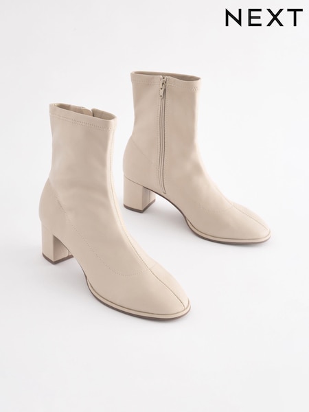 Bone Cream Extra Wide Fit Forever Comfort® Ankle Sock Boots (448930) | R$ 390