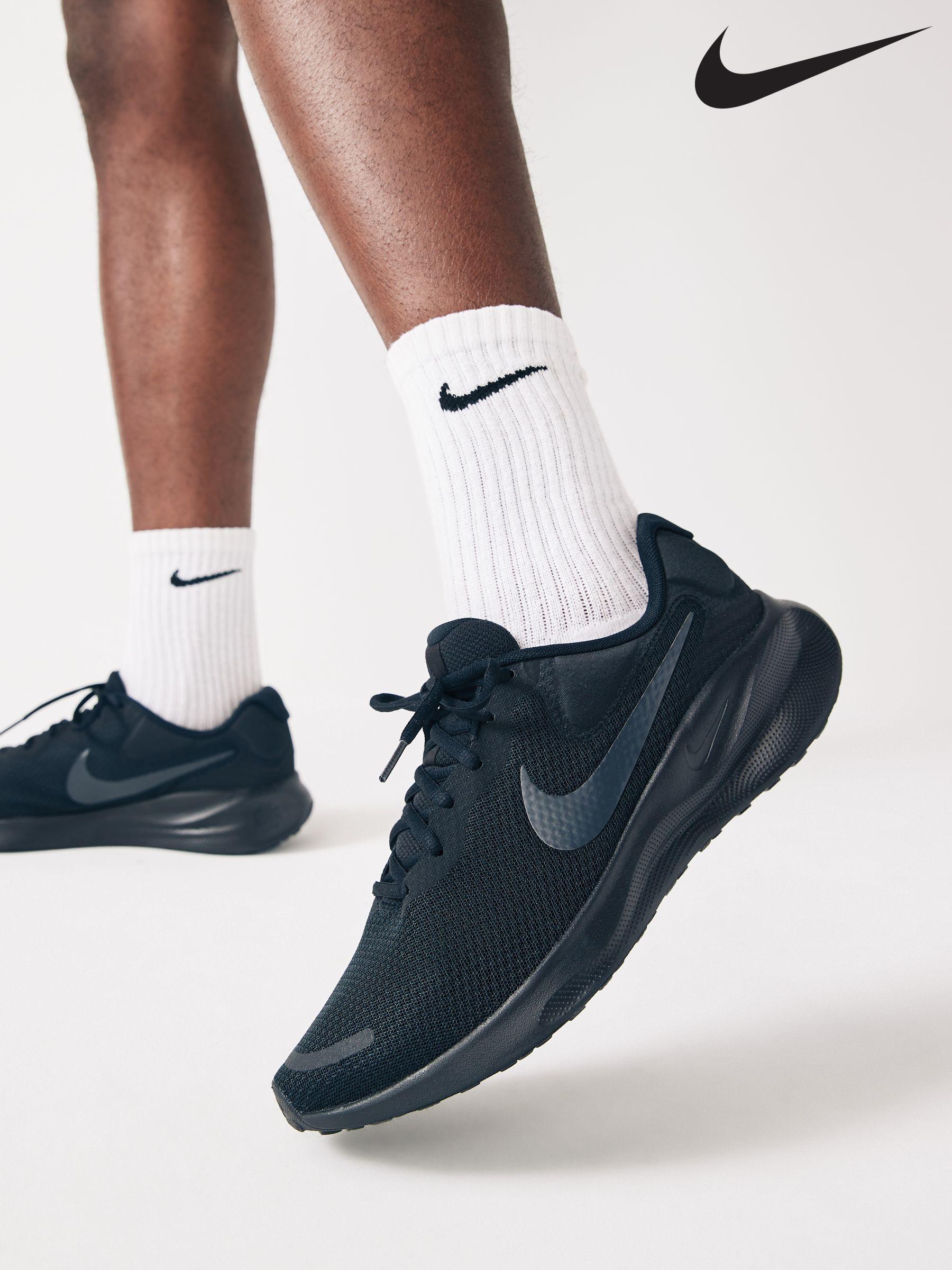 Nike training black hotsell