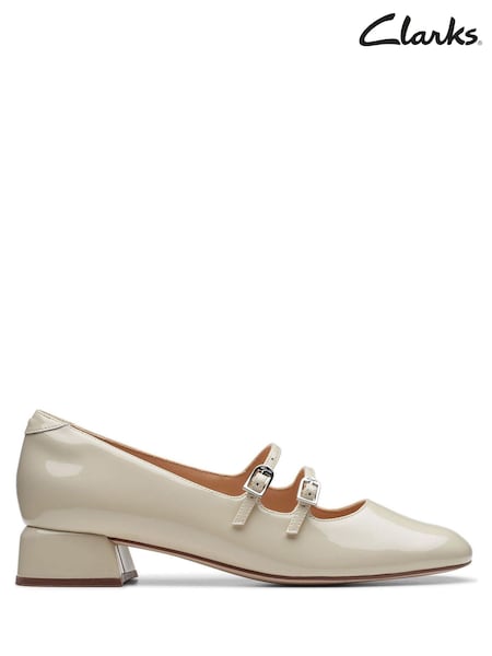 Clarks Cream Daiss Shine Shoes (453340) | €57