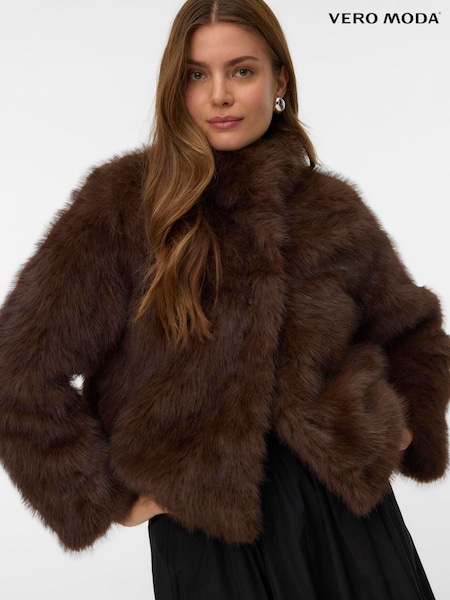 Braun - Vero Moda Short Faux Fur Jacket