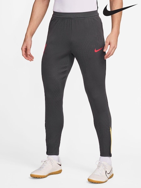 Nike Black Liverpool FC Strike Joggers (465638) | €83