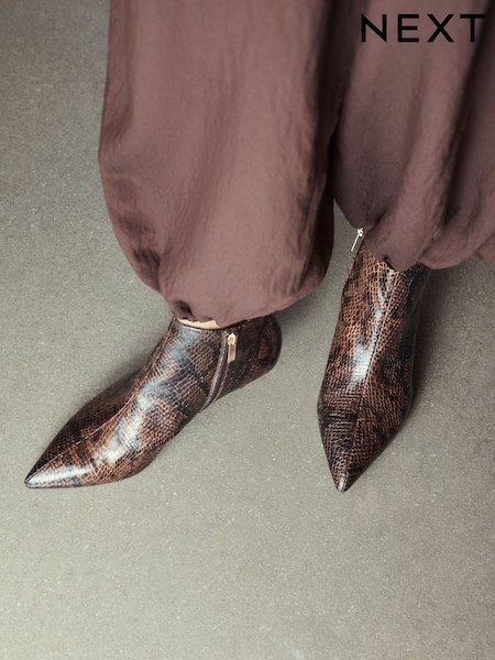 Čokoladno smeđa/Zmijski print - Forever Comfort® čizme-cipele s malom petom