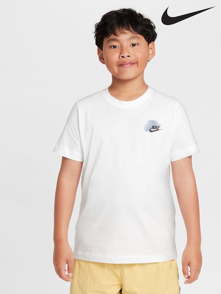 Weiß - Nike Graphic T-Shirt (467787) | 18 €