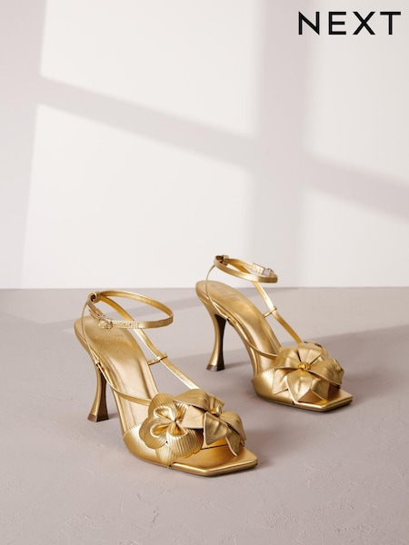 Gold Signature Leather Corsage Heeled Sandals (496189) | €46
