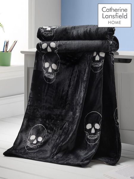 Catherine Lansfield Grey Teddy Skulls Cosy Fleece Throw (503372) | €17.50
