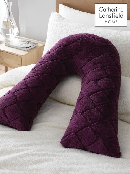 Catherine Lansfield Cosy and Soft Diamond Fleece V-Shaped Cushion (504627) | 1,322 UAH