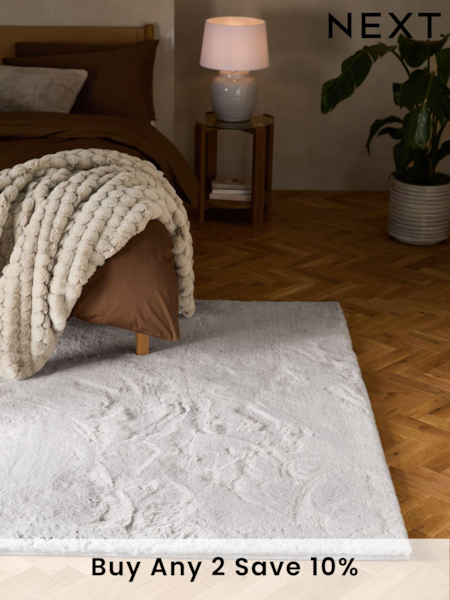 Plush Faux Fur Rug (530244) | ‏14 ر.ع.‏ - ‏77 ر.ع.‏