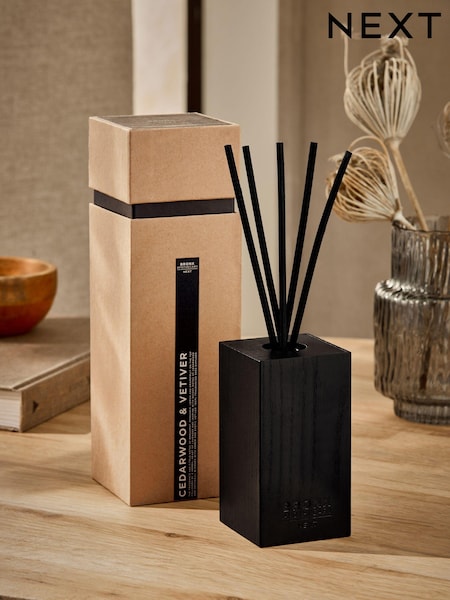 Bronx Cedarwood and Vetiver 180ml Fragranced Reed Diffuser (533378) | €34