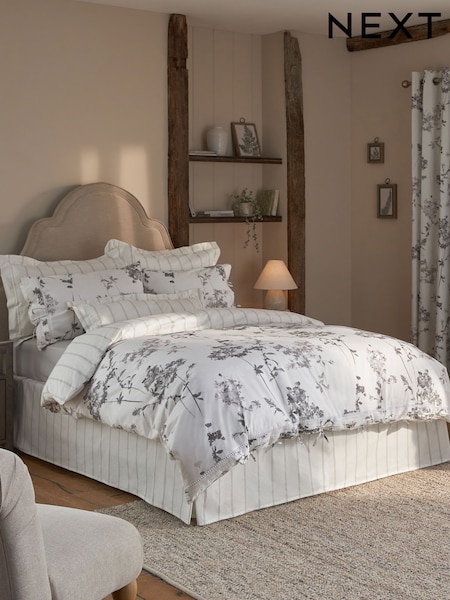 Grey/White 200 Thread Count 100% Cotton Floral Duvet Cover and Pillowcase Set (537494) | €66 - €106