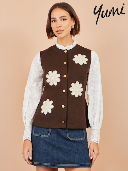 Brun - Yumi strikkevest med blomsterapplikasjon