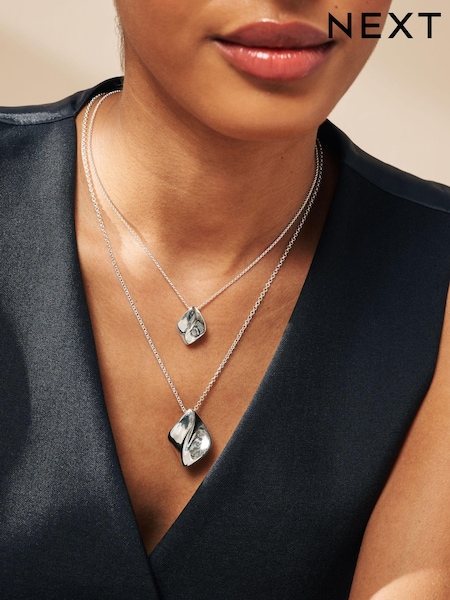 Silver Tone Wave Layered Necklace Made with Recycled Metal (587522) | 27 QAR
