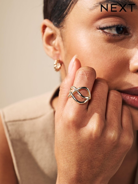 Goldfarben - Twist Ring Made with Recycled Metal (587576) | 5 €