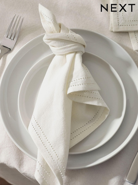White Edge Trim 100% Cotton Napkins Set of 4 (587577) | €18