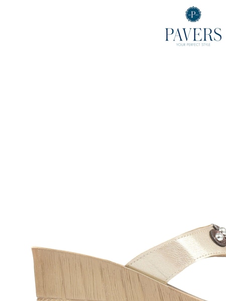 Pavers Gold Pavers Toe Post Wedge Sandals (588664) | €8