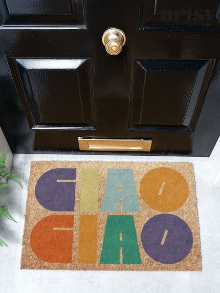 Artsy Mats שטיחון כניסה מסיבי קוקוס עם כיתוב Ciao Ciao, קולקציית Elizabeth Olwen