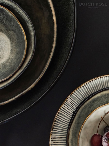 Dutch Rose Set of 4 Dark Green Organic Dinner Plates 26.5cm (613058) | €76