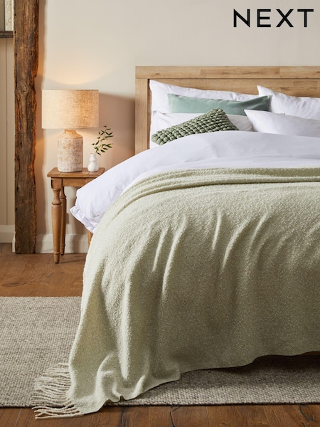 Sage Green Super Soft Ludlow Throw (622039) | € 11