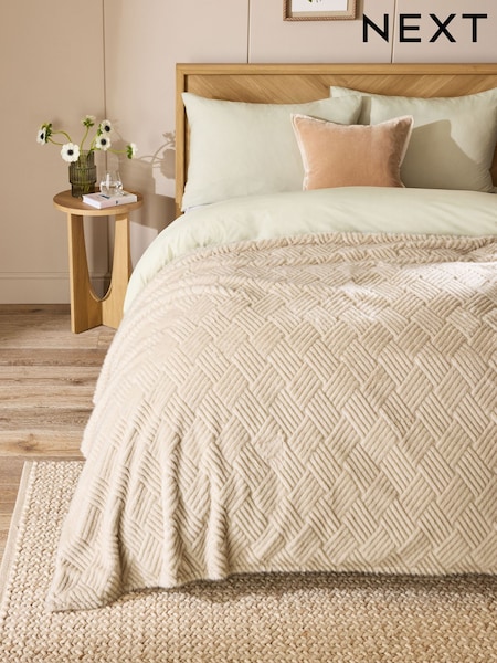 Natural Basset Embossed Faux Fur Throw (625066) | €44 - €55