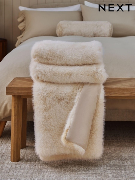 Loulou Faux Fur Throw (625133) | ‏334 ر.س.‏ - ‏556 ر.س.‏