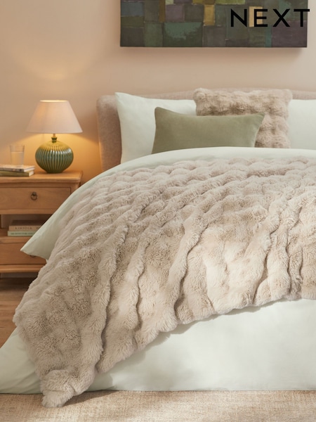 Oyster Aspen Faux Fur Throw (625578) | €66 - €155